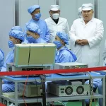 Kim Jong-un Kuzey Kore’nin ilk askeri casus uydusunu inceledi