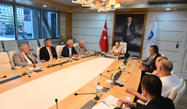 Antalya Büyükşehir Belediyesi şehit aileleri ve gazileri yalnız bırakmıyor