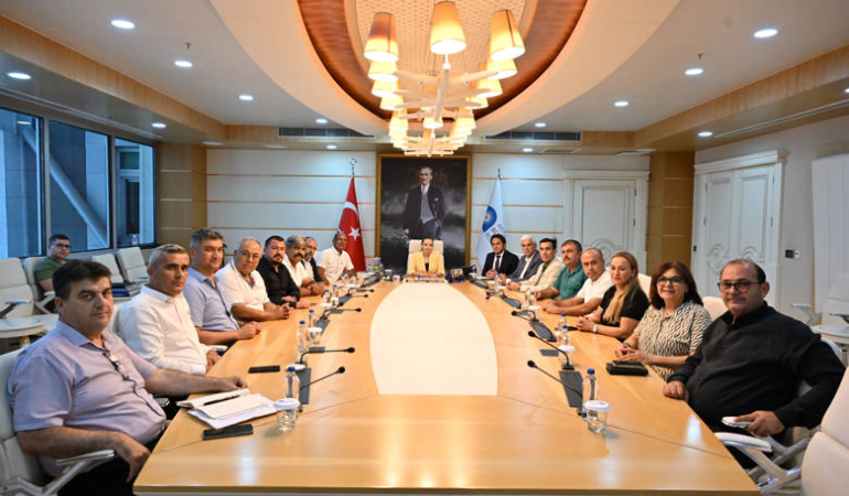 Başkan Vekili Özdemir STK ve muhtar temsilcilerini ağırladı