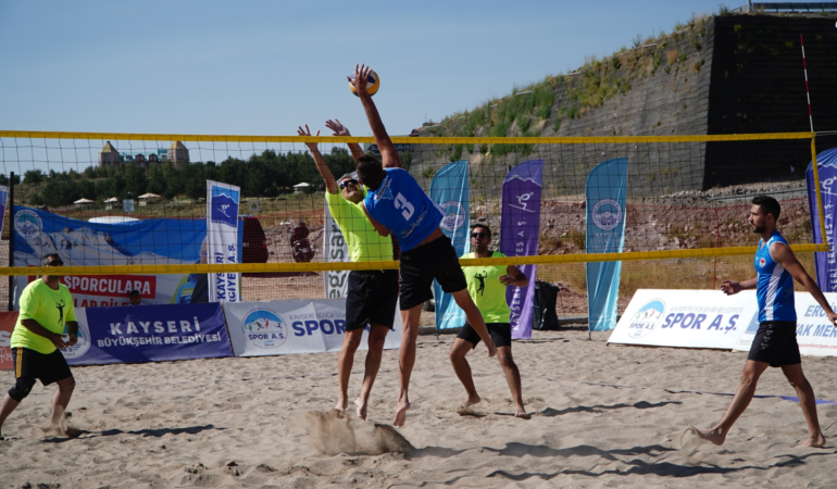 Erciyes’te En Havalı Plaj Voleybol Turnuvası, Büyük Bir Heyecanla Tamamlandı