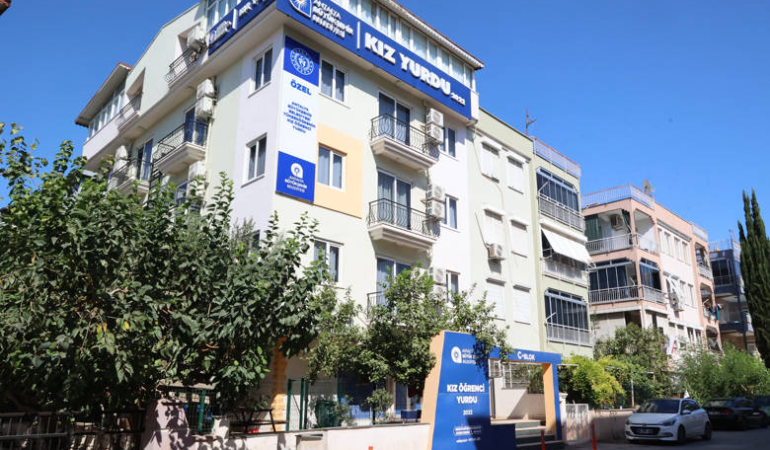 Büyükşehir yurtları Antalya’da öğrencilere sıcak yuva olacak