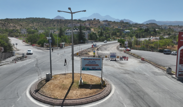 Başkan Büyükkılıç, Hacılar Kayseri Caddesi’nde 100 Milyon TL’lik Yatırımı İnceledi