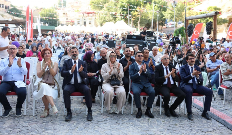 Başkan Arı, 53. Uluslararası Ürgüp Bağ Bozumu Festivali’ne Katıldı