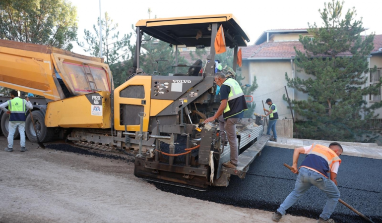 Nevşehir’de Sıcak Asfalt Çalışmaları Hız Kesmeden Devam Ediyor
