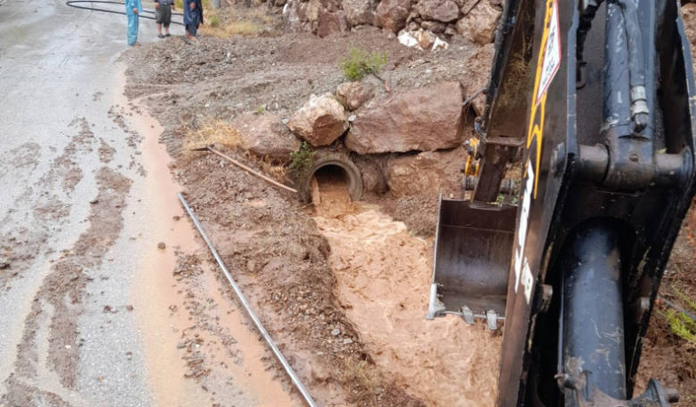 Büyükşehir ekipleri Alanya kırsalında yoğun mesaide