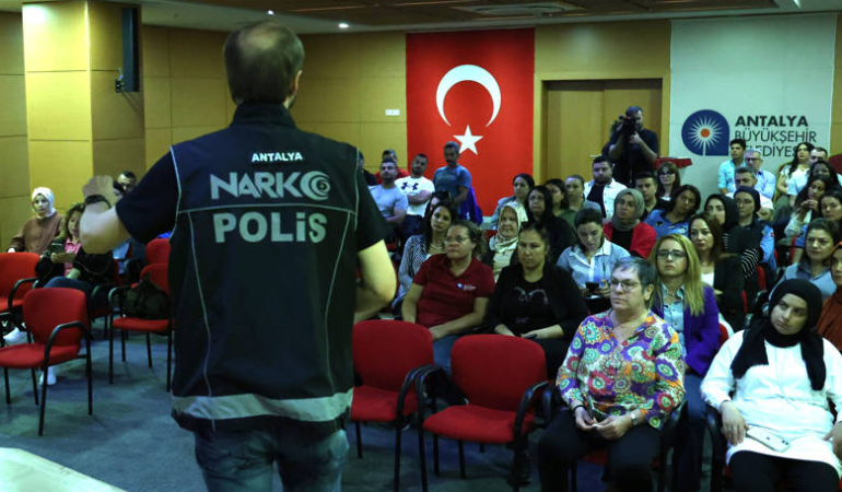Büyükşehir personeline madde bağımlılığı ile mücadele eğitimi