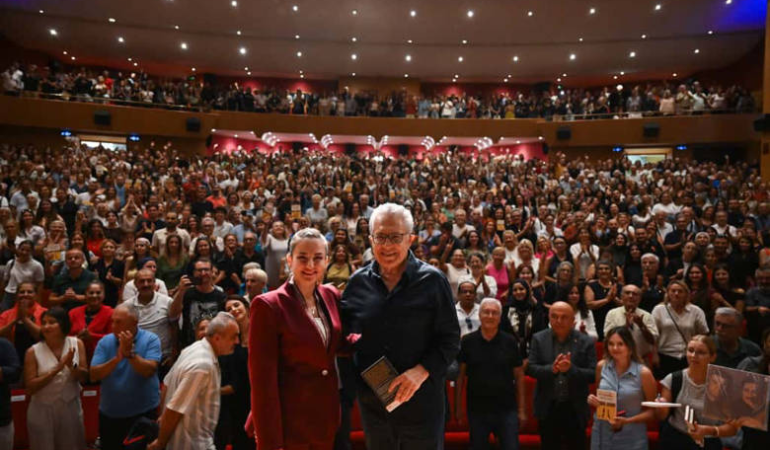 Zülfü Livaneli okurlarıyla buluştu