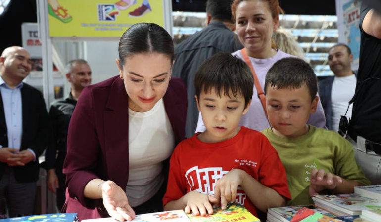 Antalyalılardan 15.Antalya Kitap Fuarı’na yoğun ilgi