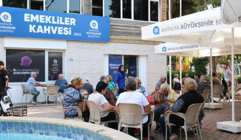 Büyükşehir Belediyesi emeklileri de unutmuyor