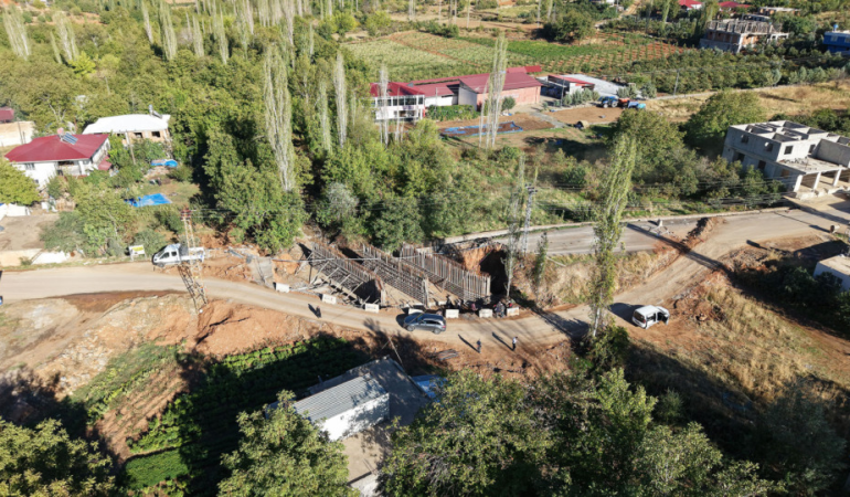 Büyükşehir’den Türkoğlu’na Yeni Bir Köprü Daha