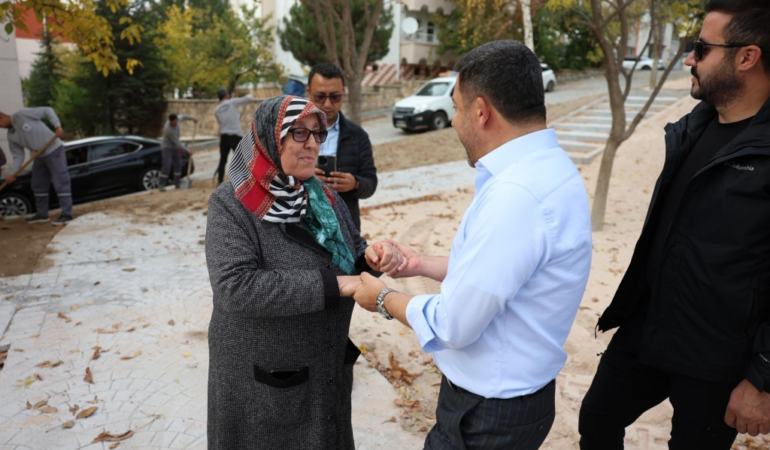 Başkan Arı, Şehrin Her Noktasında Vatandaşlarla Buluşuyor