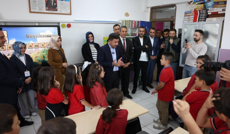 Başkan Arı’dan Sınıf Başkanı Eymen Ekinci’ye Ziyaret