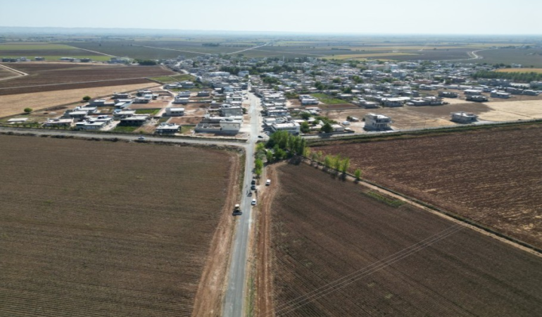 BÜYÜKŞEHİR BELEDİYESİ, YARDIMCI-KISAS YOLUNU SICAK ASFALT YAPIYOR