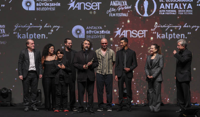 Altın Portakal’ın galibi Tavşan İmparatorluğu’