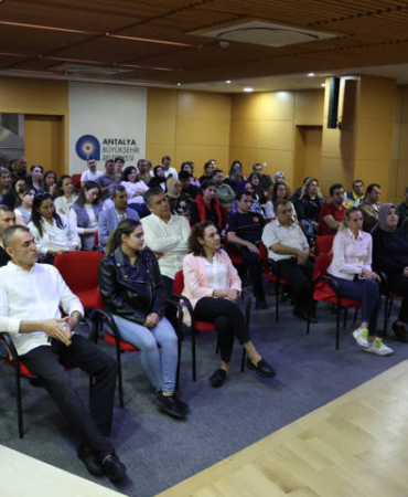 gundem-antalya-haberleri-44f89a0fa6e2bb3b554e31b7cc07fcac.webp