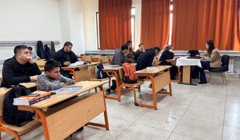 Büyükşehir’den Özel Gereksinimli Vatandaşlara Sınav Yolunda Büyük Destek