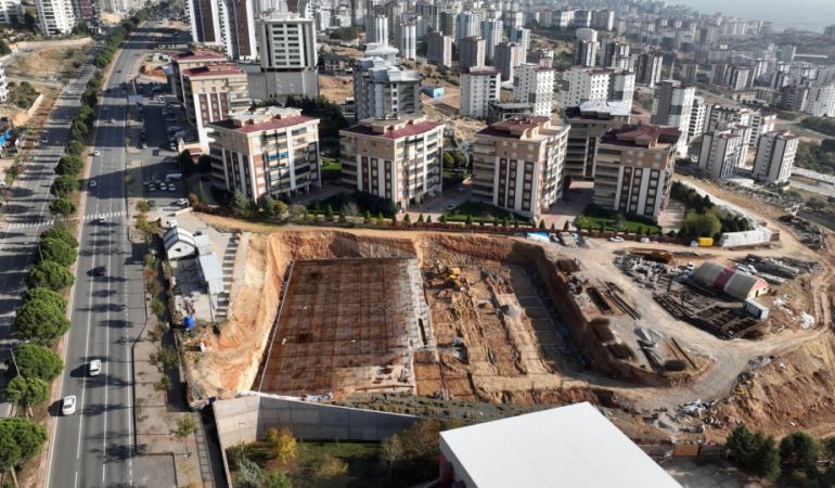 Sosyal ve Sportif Buluşma Alanı Gençlik ve Spor Merkezi’nde Çalışmalar Sürüyor
