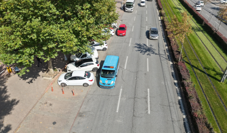 Büyükşehir Zabıtası’ndan, Kaldırımlar Yayaların, Yollar Araçların Denetimi