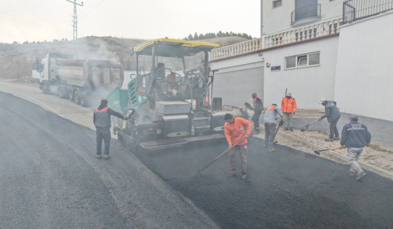 Büyükşehir’den Özvatan Küpeli Mahallesi’nde 5 Bin 300 Ton Sıcak Asfalt ile Konforlu Ulaşım