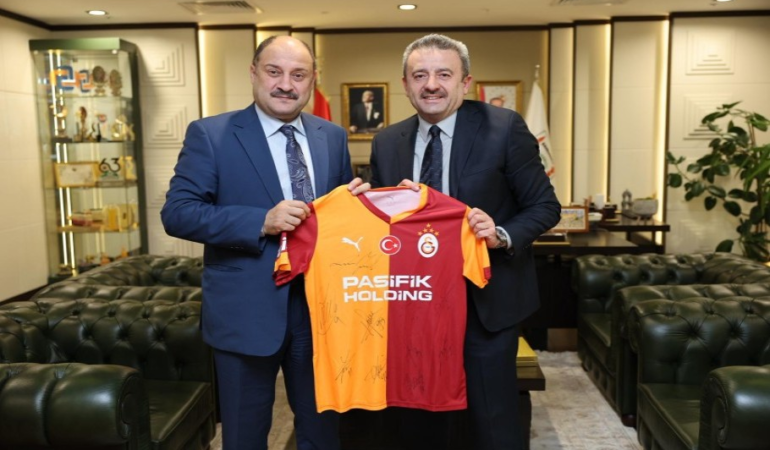 BAŞKAN GÜLPINAR’A GALATASARAY’DAN SÜRPRİZ ZİYARET