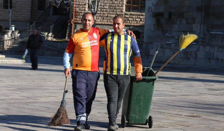 Aksaray belediyesi’nden derbi öncesi örnek dostluk mesajı