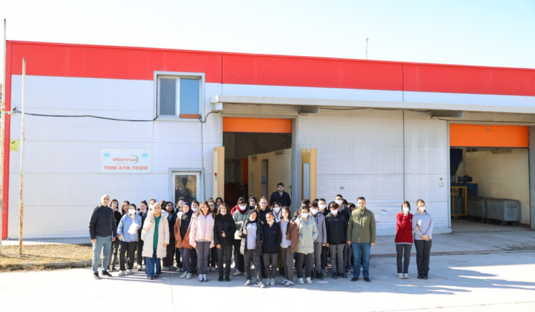 Sağlık meslek lisesi öğrencileri tıbbi atık sterilizasyon tesisini ziyaret etti