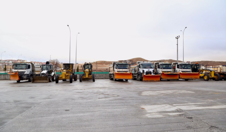Aksaray belediyesi 900 ton tuz ve 36 araçla kış şartlarına hazır