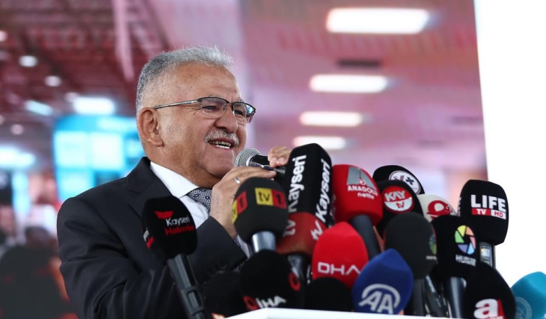 Başkan Büyükkılıç’tan Basına Güçlü Destek: Osman Koca ve Ekibine Tebrik