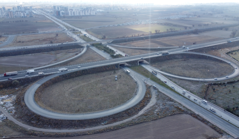 Büyükşehir’den Kentin Yeşil Alan Varlığına Destek: 3 Bin 200 Fidan Toprakla Buluştu