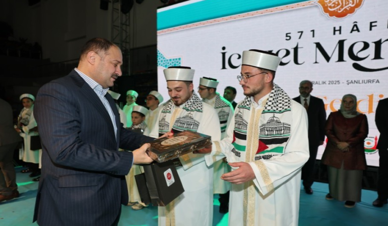ŞANLIURFA’DA 571 HAFIZ İÇİN İCAZET PROGRAMI DÜZENLENDİ