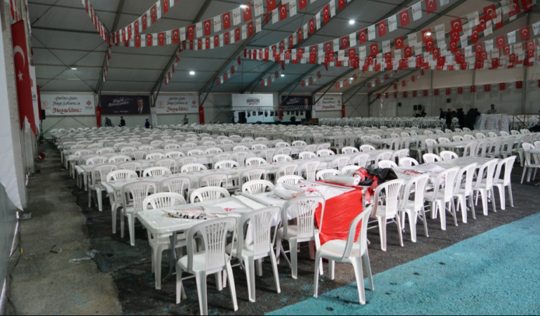 Büyükşehir’den Ramazan’da Büyük Dayanışma: 3 Noktada İftar Çadırı