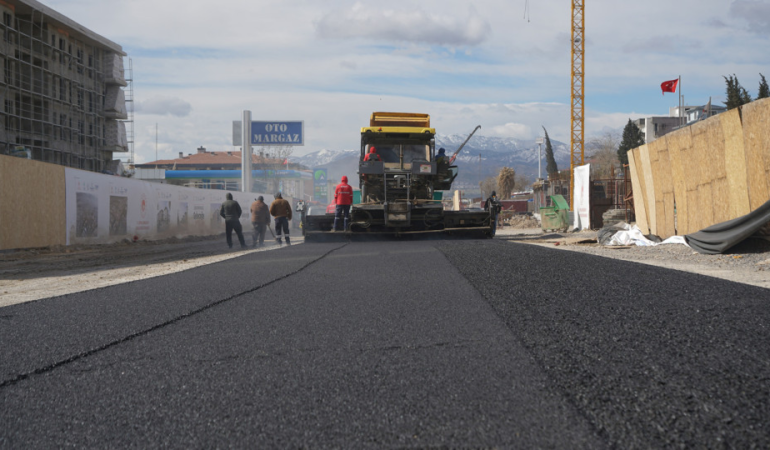 Büyükşehir’den Ali Sezal Bulvarı’na Asfalt