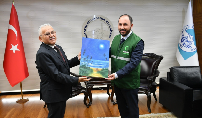 Başkan Büyükkılıç, Yeşilay Kayseri Şubesi’nin Yeni Yönetimini Ağırladı