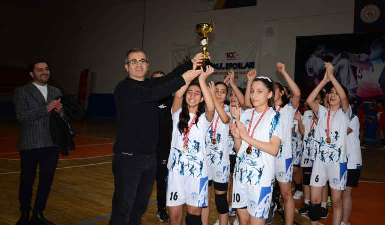 Büyükşehir Spor A.Ş. Kız Hentbol Takımı, Kayseri İl Birincisi Oldu