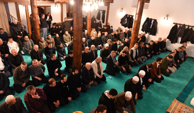 Başkan Büyükkılıç’tan Tarihe Vefa, Ramazan’a Anlamlı Armağan: Tasmakıran Camii, İlk Teravihte Yeniden İbadete Açıldı