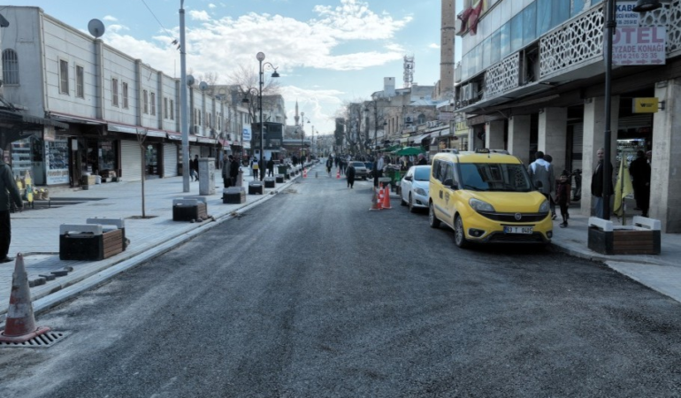 DİVANYOLU’NDA İLK ETAP ASFALT ÇALIŞMALARI TAMAMLANDI