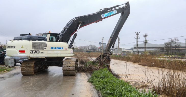 Bursa Büyükşehir, olumsuz hava koşullarına karşı seferber oldu
