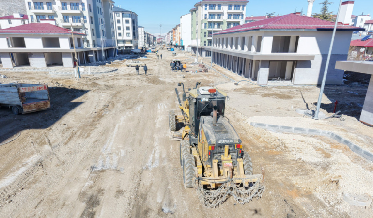 Elbistan’da Hacı Esat Efendi Caddesi Büyükşehir’le Yenileniyor