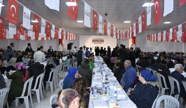 Büyükşehir’in Gönül Sofrası Çağlayancerit’te Kuruldu