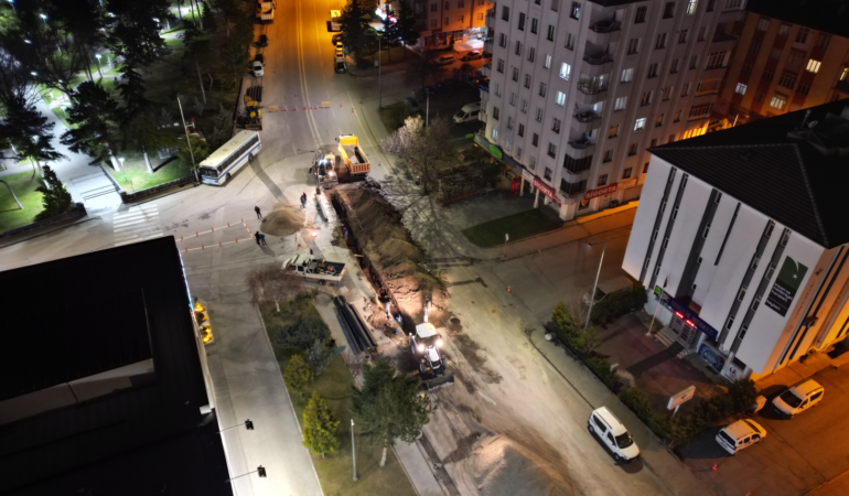Büyükşehir’den Kartal Kavşağı Projesi İçin 131 Milyon 247 Bin TL’lik Altyapı Yatırımı: Gece Gündüz Hizmet