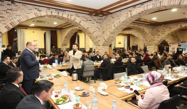 BAŞKAN GÜLPINAR: “GENÇLERİN ENERJİSİ BİZE GÜÇ VERİYOR”