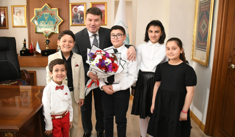 Belediye başkanı dr. evren dinçer 23 nisan ulusal egemenlik ve çocuk bayramı dolayısı ile kutlama mesajı yayımladı