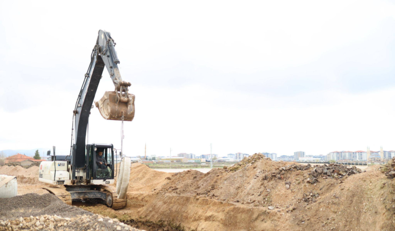 Eski sanayi sitesinde planlanan yaşam merkezi için altyapı süreci başladı