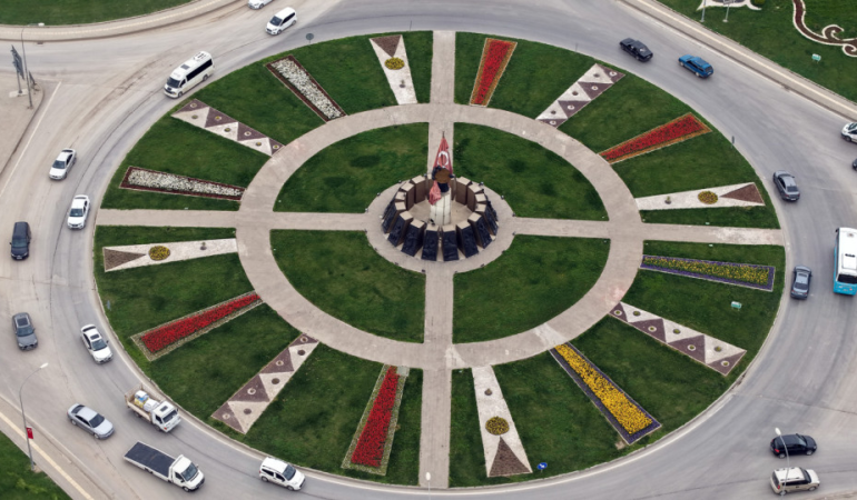 Şehir Çiçek Açtı; Kavşaklarda Görsel Şölen