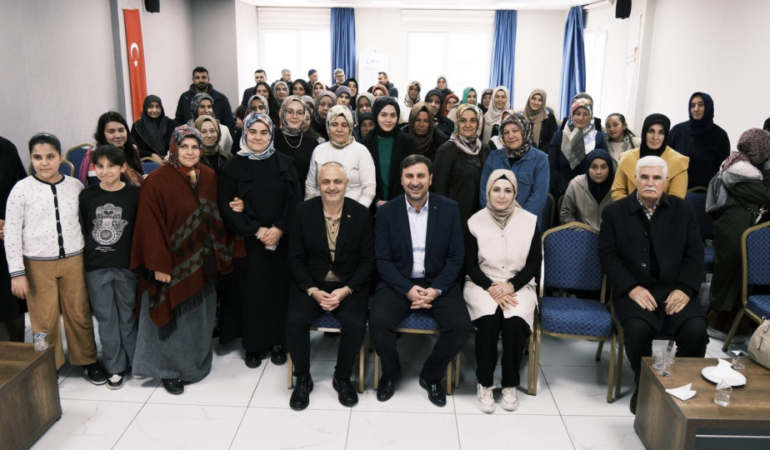 Büyükşehir’in Aile İçi İletişim Söyleşisi Andırın’da Yoğun İlgi Gördü