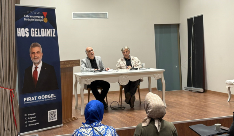 Büyükşehir’in Yazarlık Akademisinde Eleştirinin Eleştirisi Konuşuldu