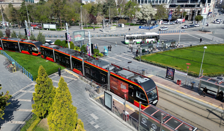 Büyükşehir, 23 Nisan Heyecanını Çocuk Treni İle Raylara Taşıdı