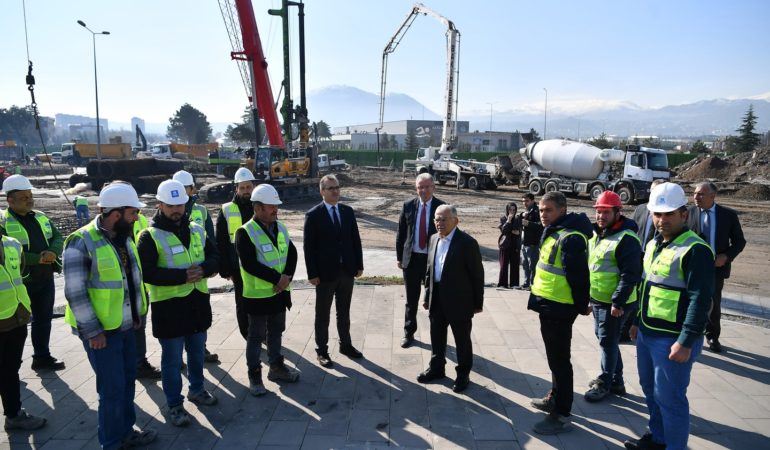 Başkan Büyükkılıç’tan Kartal Katlı Kavşağı’na Yakın Takip: Verimli Bir Şekilde Çalışmalar Sürüyor