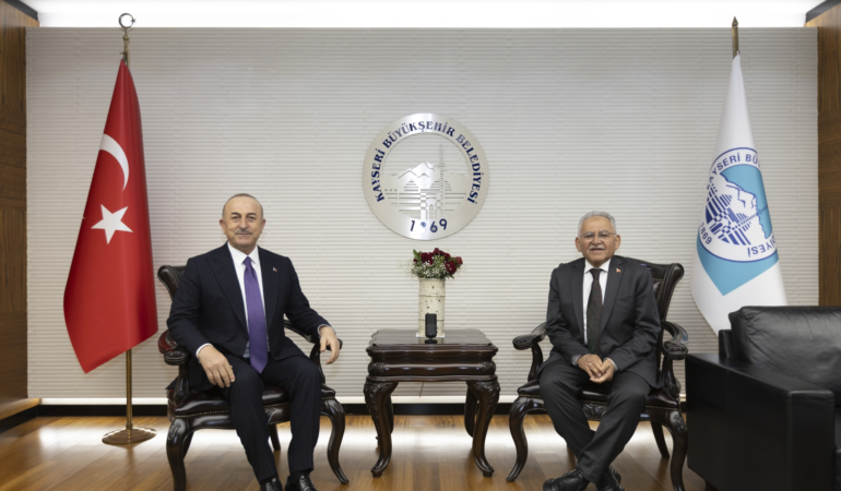 Çavuşoğlu’ndan Büyükkılıç’a: Kayseri, Dünyaya Örnek Bir Şehir