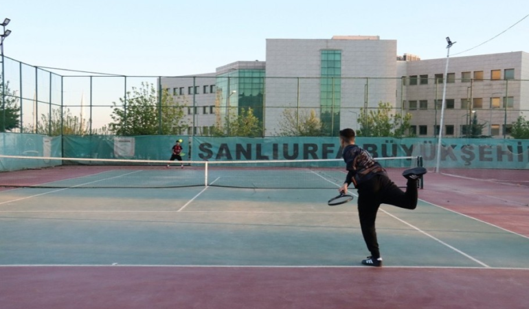 23 NİSAN TENİS TURNUVASI BAŞLADI